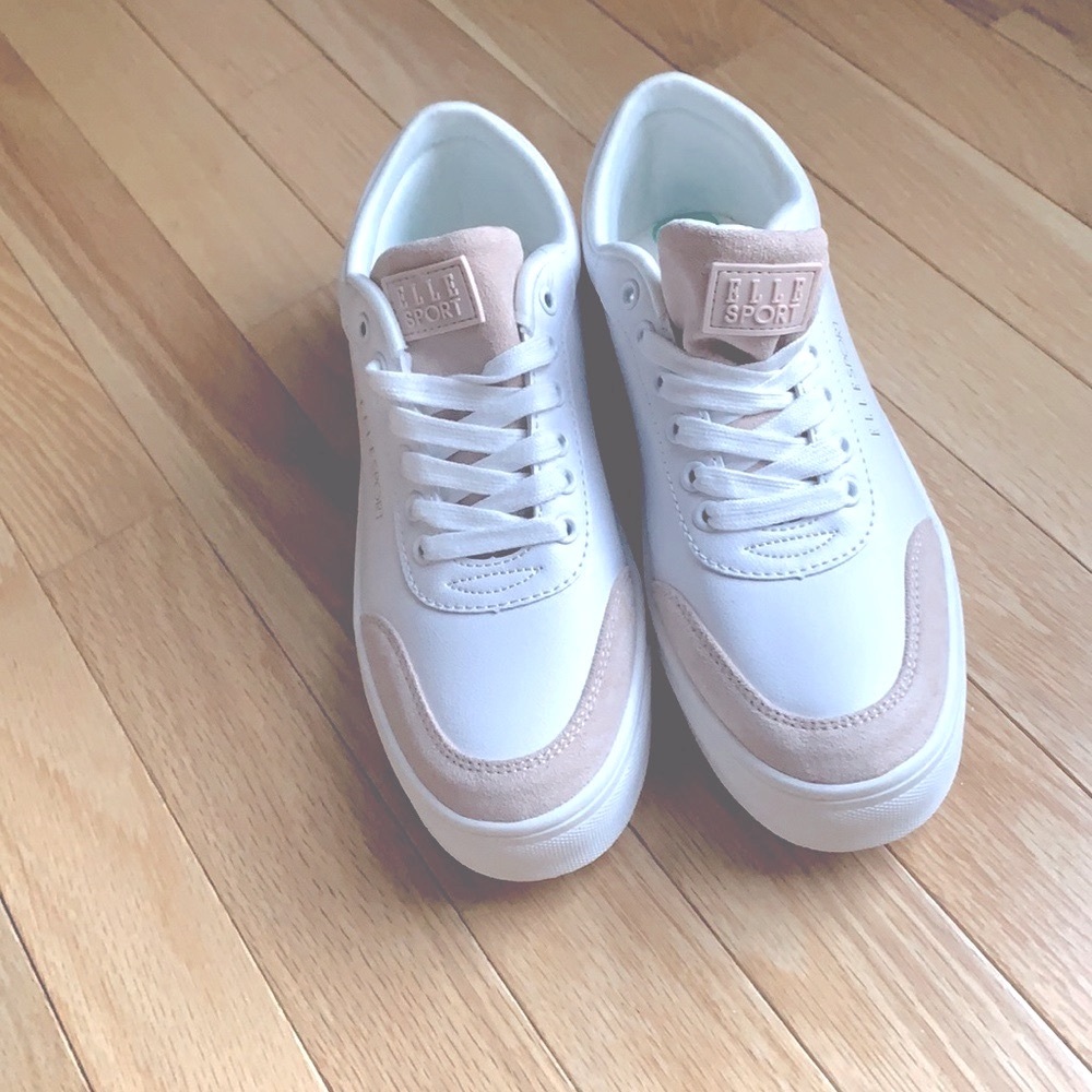 ELLE SPORT NWT SUPER CUTE WHITE AND TAN SNEAKER